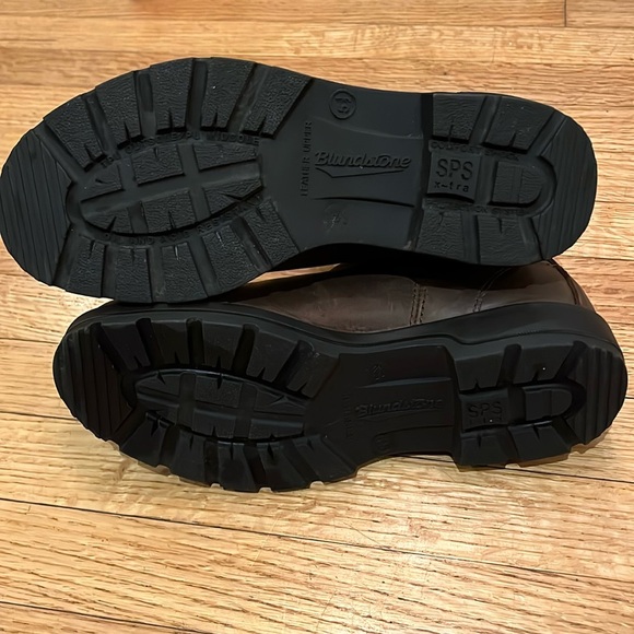 Blundstone Brown Ankle Boots - Picture 14 of 14